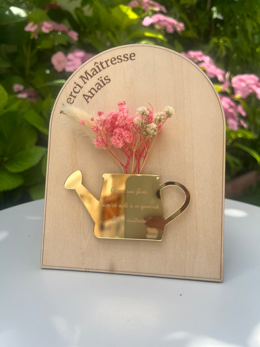 Arrosoir fleuri personnalisé – Cadeau de fin d’année pour maîtresse, maître, ATSEM ou nounou